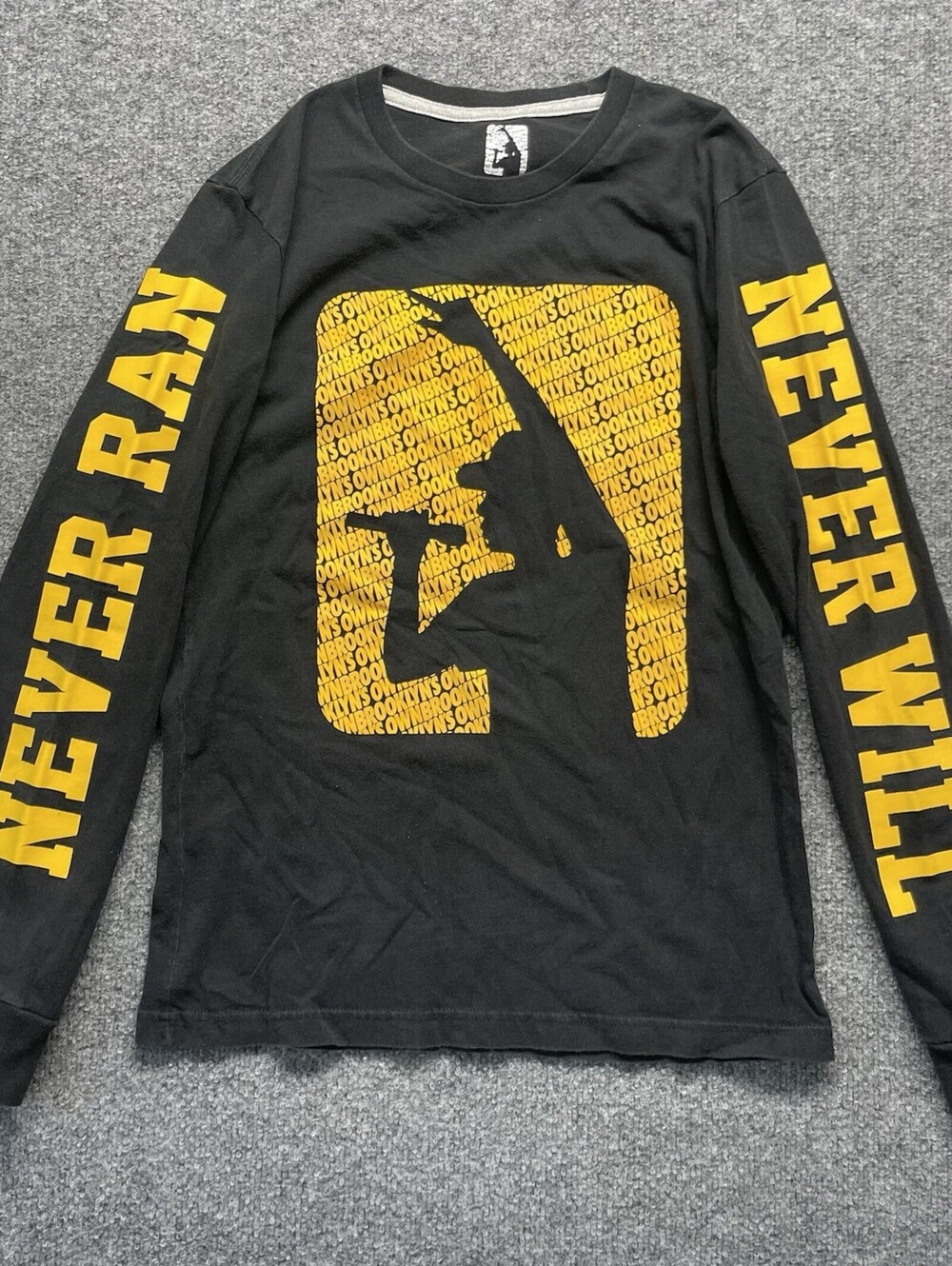 Rocawear Brooklyn’s Own Long Sleeve Graphic T-Shirt Black Yellow Men’s Small
